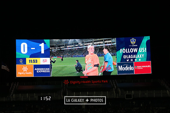 060219_LAGalaxyvsRevolution_GA_0464