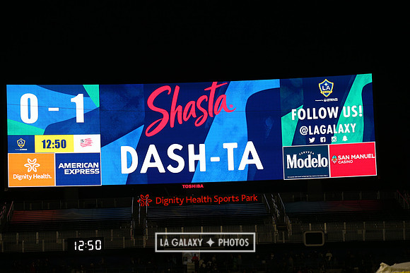060219_LAGalaxyvsRevolution_GA_0345
