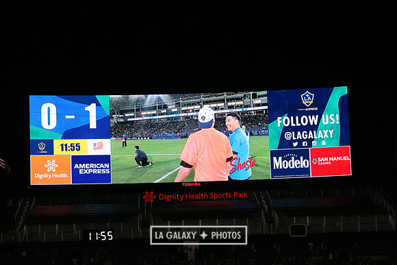 060219_LAGalaxyvsRevolution_GA_0442