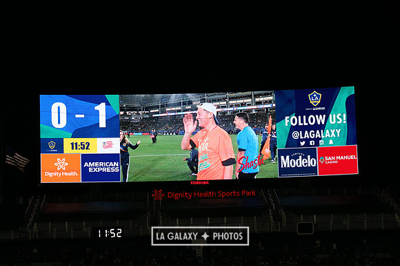 060219_LAGalaxyvsRevolution_GA_0470
