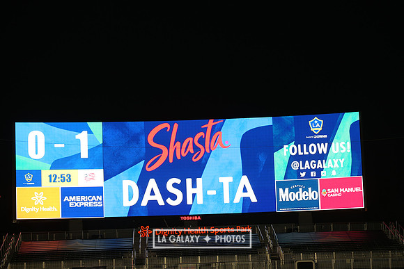 060219_LAGalaxyvsRevolution_GA_0341