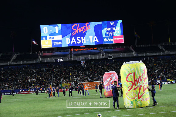 060219_LAGalaxyvsRevolution_GA_0337