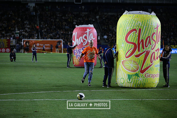 060219_LAGalaxyvsRevolution_GA_0402