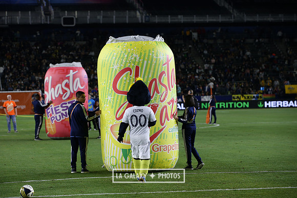 060219_LAGalaxyvsRevolution_GA_0352