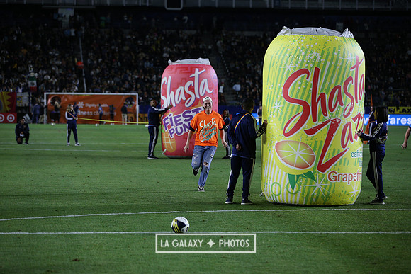 060219_LAGalaxyvsRevolution_GA_0398