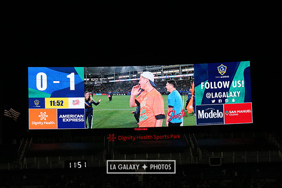 060219_LAGalaxyvsRevolution_GA_0471