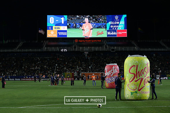 060219_LAGalaxyvsRevolution_GA_0389