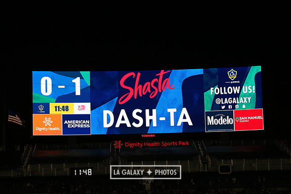 060219_LAGalaxyvsRevolution_GA_0493