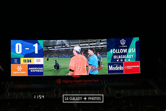 060219_LAGalaxyvsRevolution_GA_0448
