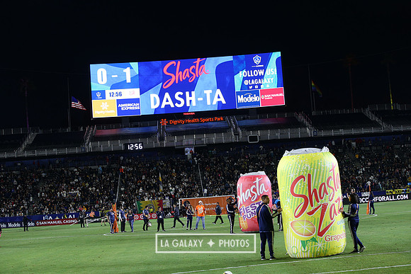 060219_LAGalaxyvsRevolution_GA_0339