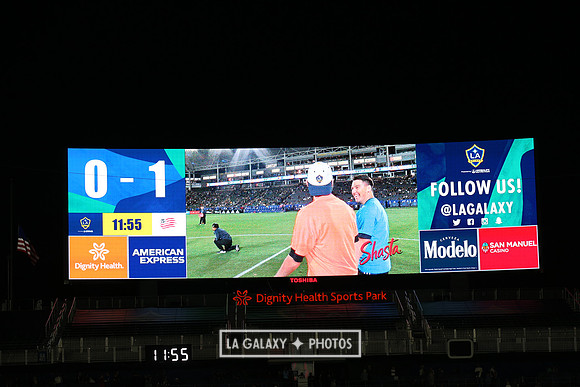 060219_LAGalaxyvsRevolution_GA_0439