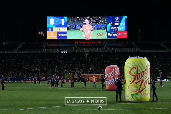 060219_LAGalaxyvsRevolution_GA_0388