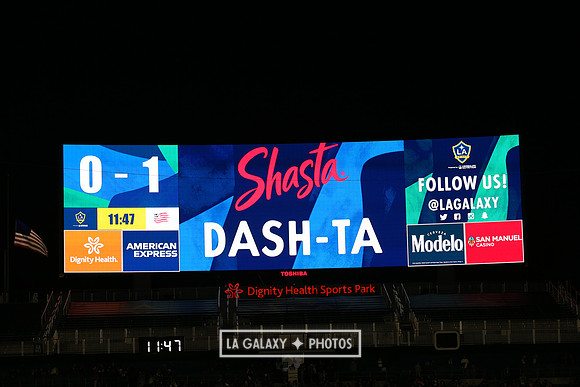 060219_LAGalaxyvsRevolution_GA_0499