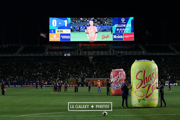 060219_LAGalaxyvsRevolution_GA_0386
