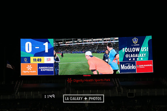 060219_LAGalaxyvsRevolution_GA_0491