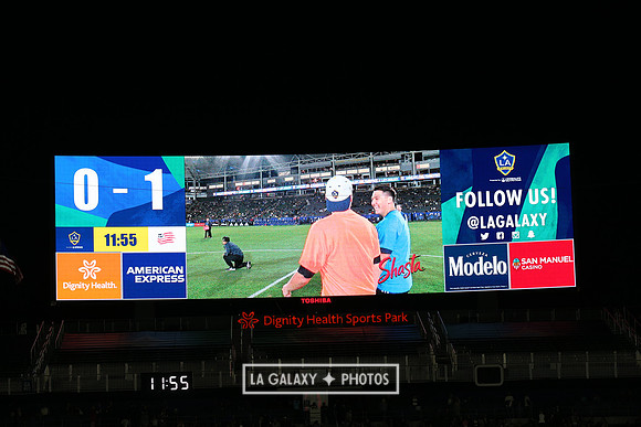 060219_LAGalaxyvsRevolution_GA_0441