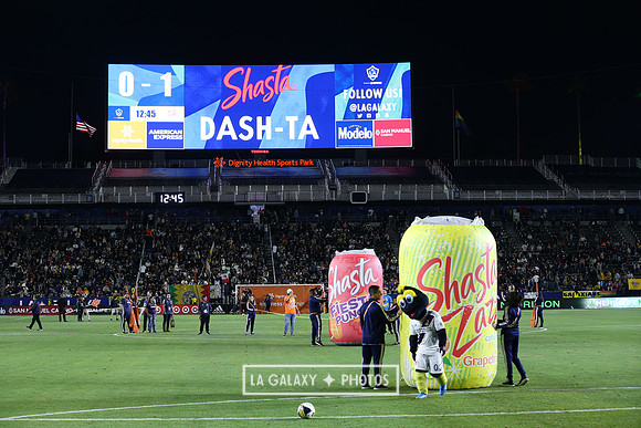 060219_LAGalaxyvsRevolution_GA_0362