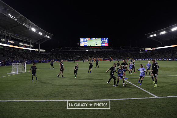 060219_LAGalaxyvsRevolution_GA_0243