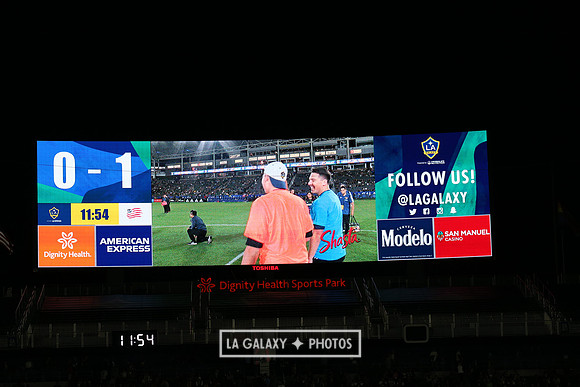 060219_LAGalaxyvsRevolution_GA_0447
