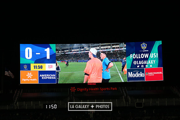 060219_LAGalaxyvsRevolution_GA_0484