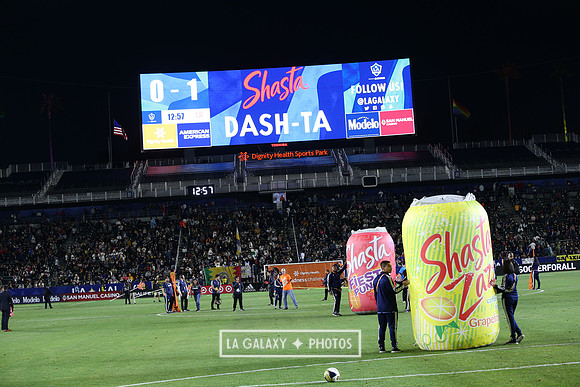 060219_LAGalaxyvsRevolution_GA_0335
