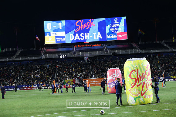 060219_LAGalaxyvsRevolution_GA_0334