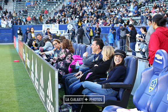 060219_LAGalaxyvsRevolution_GA_1098