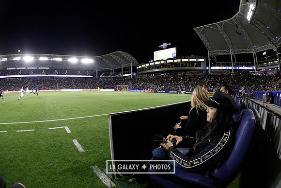 060219_LAGalaxyvsRevolution_GA_0909