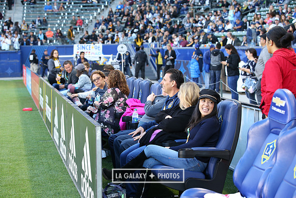 060219_LAGalaxyvsRevolution_GA_1097