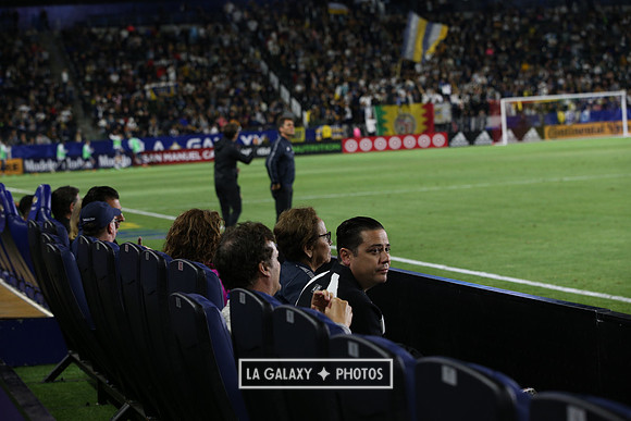 060219_LAGalaxyvsRevolution_GA_1115
