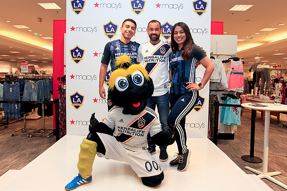 06082019_LAGalaxy_MacysJuninho_GA_0406