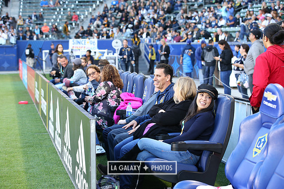 060219_LAGalaxyvsRevolution_GA_1104