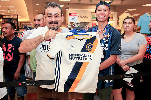 06082019_LAGalaxy_MacysJuninho_GA_0015