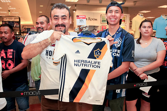06082019_LAGalaxy_MacysJuninho_GA_0017