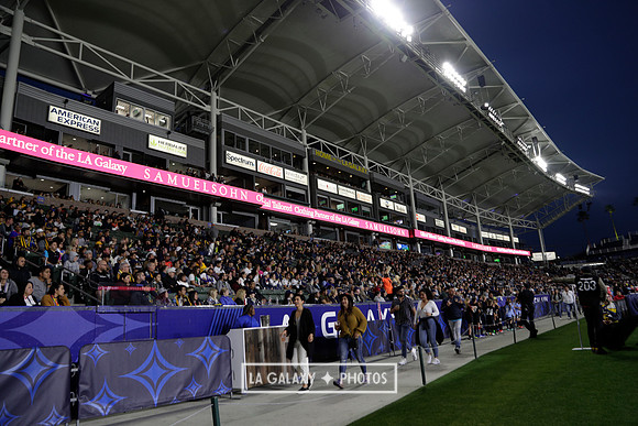 060219_LAGalaxyvsRevolution_GA_4434