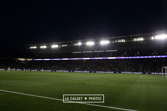 060219_LAGalaxyvsRevolution_GA_4354
