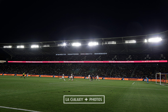060219_LAGalaxyvsRevolution_GA_4470