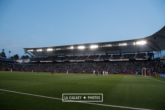 060219_LAGalaxyvsRevolution_GA_4515