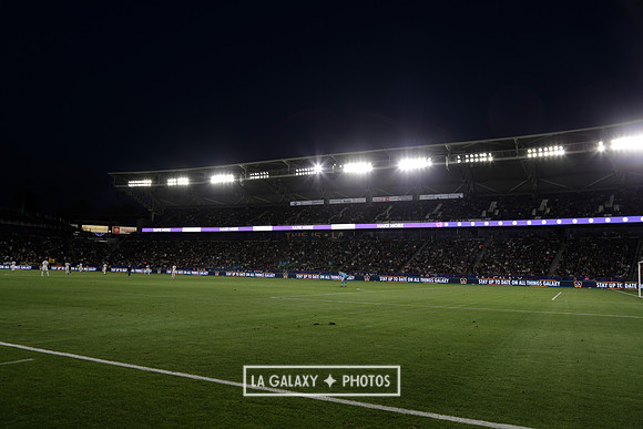 060219_LAGalaxyvsRevolution_GA_4352