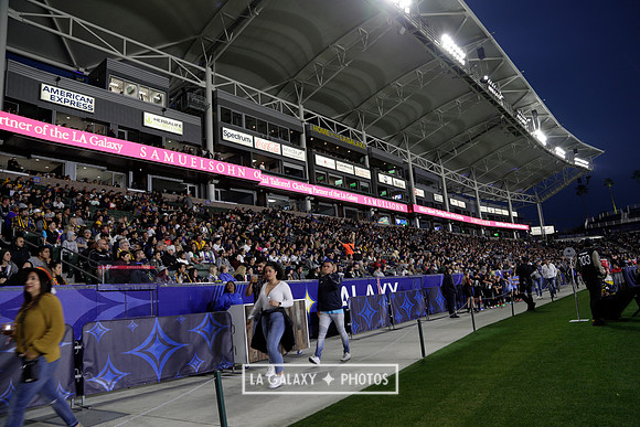 060219_LAGalaxyvsRevolution_GA_4448