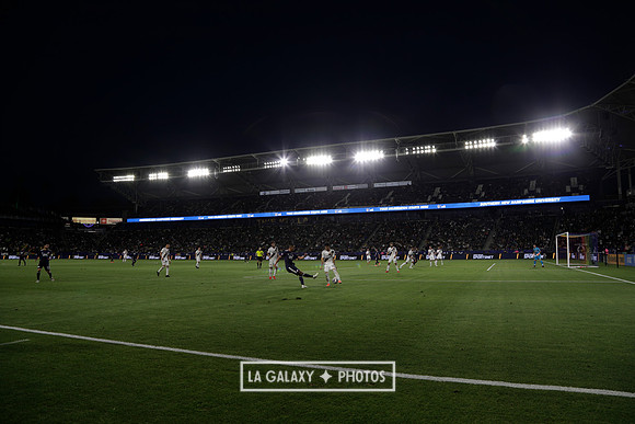 060219_LAGalaxyvsRevolution_GA_4417