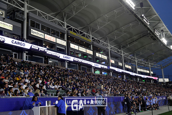 060219_LAGalaxyvsRevolution_GA_4245
