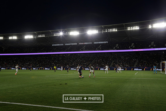 060219_LAGalaxyvsRevolution_GA_4393