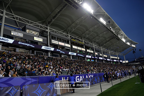 060219_LAGalaxyvsRevolution_GA_4322