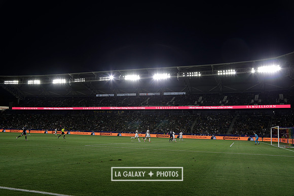 060219_LAGalaxyvsRevolution_GA_4475