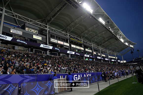 060219_LAGalaxyvsRevolution_GA_4321