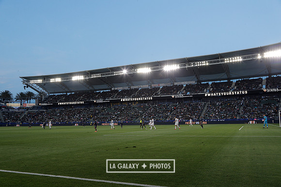 060219_LAGalaxyvsRevolution_GA_4523