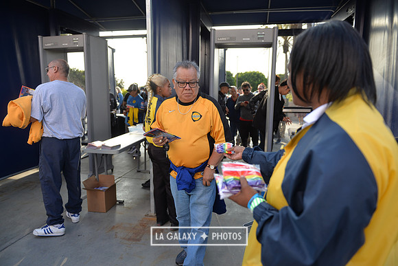 060219_LAGalaxy_vs_NERevolution_SC0130