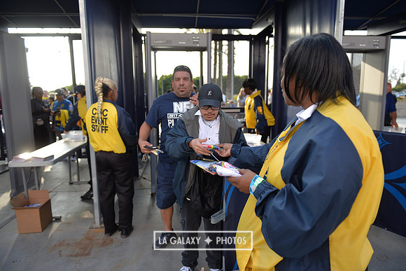 060219_LAGalaxy_vs_NERevolution_SC0123
