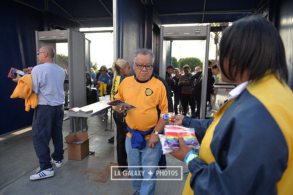 060219_LAGalaxy_vs_NERevolution_SC0131